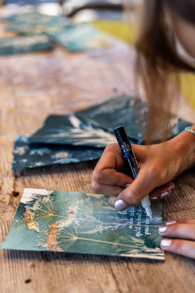 Atelier Cyanotypes botaniques avec Marie Mellioret. Cueilleurs Sauvages.