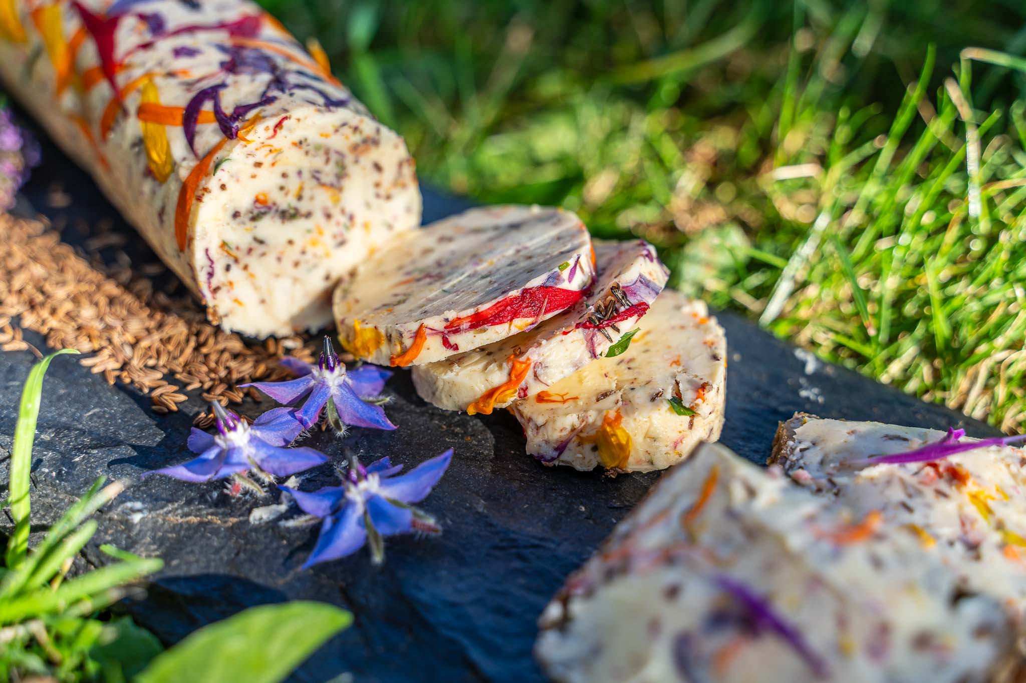 Featured image for “Beurre fleurette au carvi”
